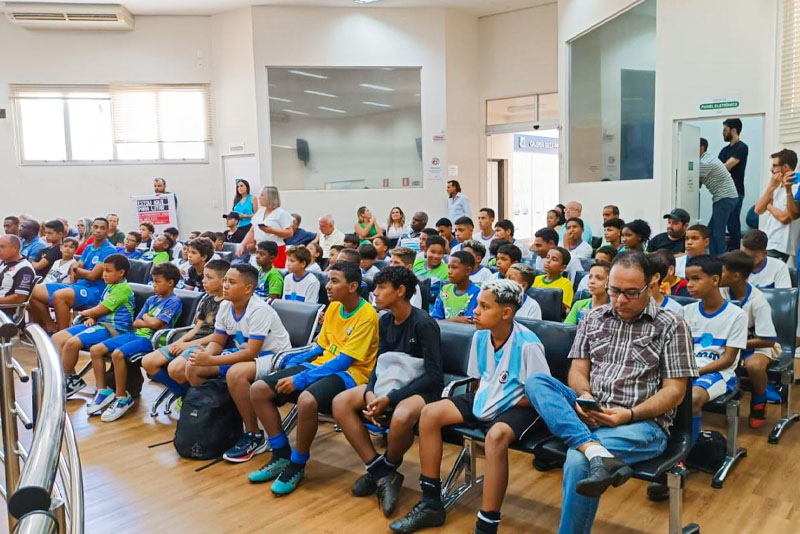Vereadores de Araxá Propõem Melhorias em Saúde e Segurança Durante Reunião Ordinária
