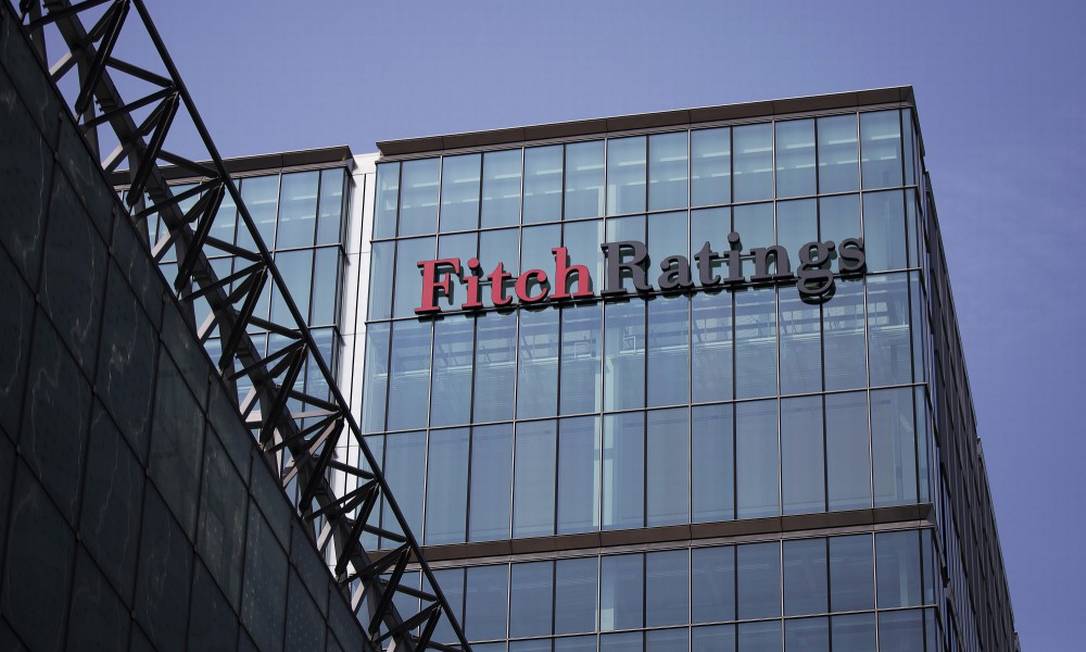 Fitch Ratings alerta sobre impactos econômicos na América Latina em 2025.