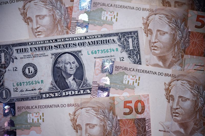 Dólar Dispara e Atinge Recorde Histórico em Meio a Incertezas Fiscais e Sinalizações do Federal Reserve.